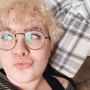 Meet your Posher, Samantha